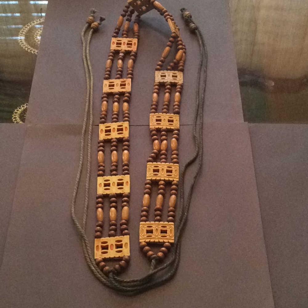 VNTG Carved Beaded Wood Boho Hippie Gypsy Belt